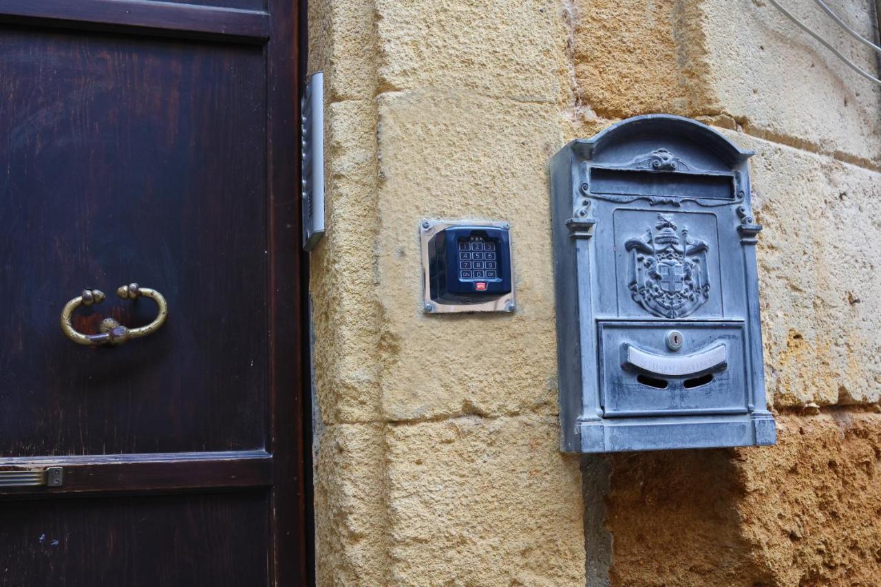 Charme In Centro - Tourist Rental Agrigento Exterior photo